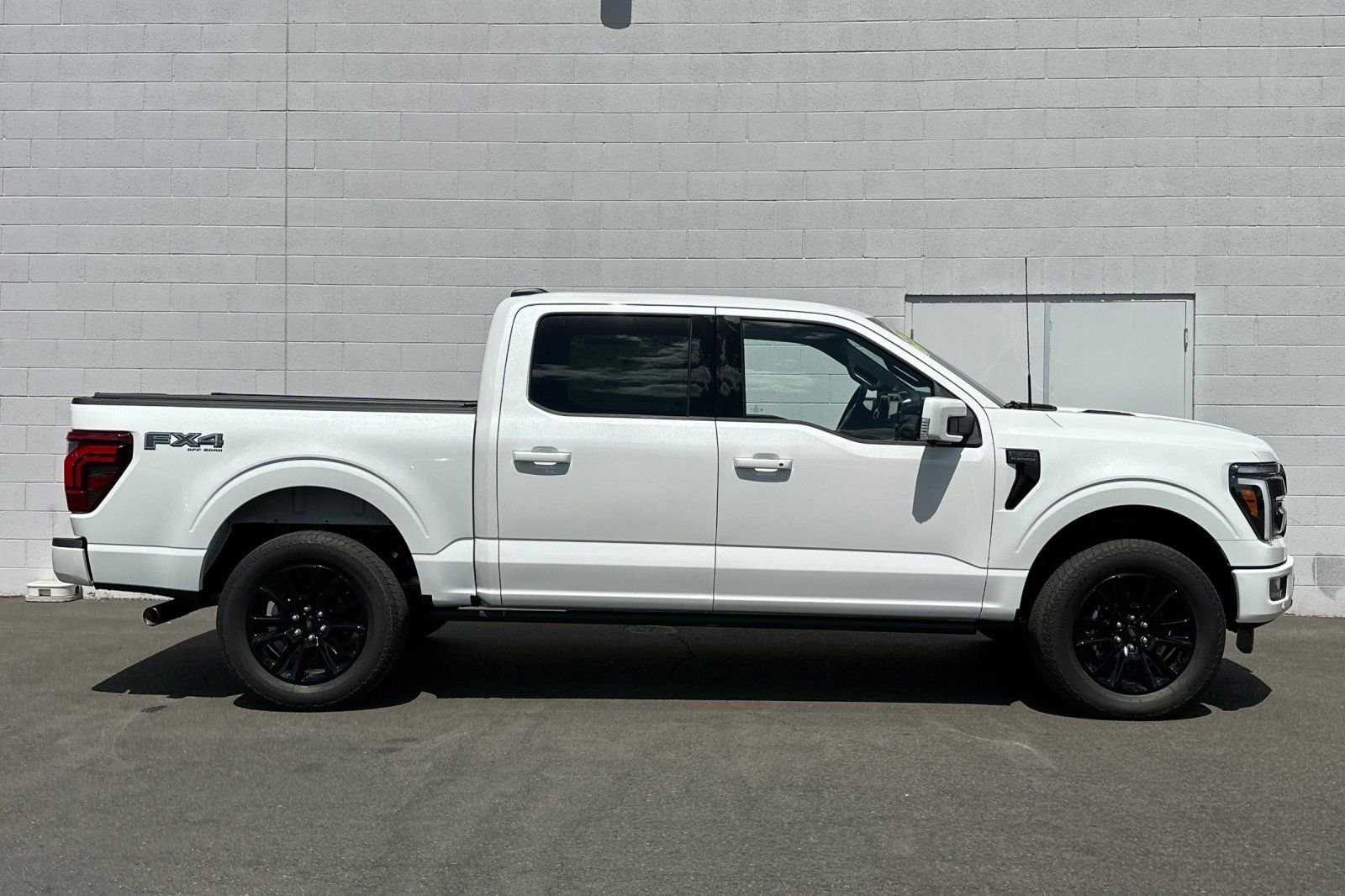 New 2026 White Ford Platinum image 2