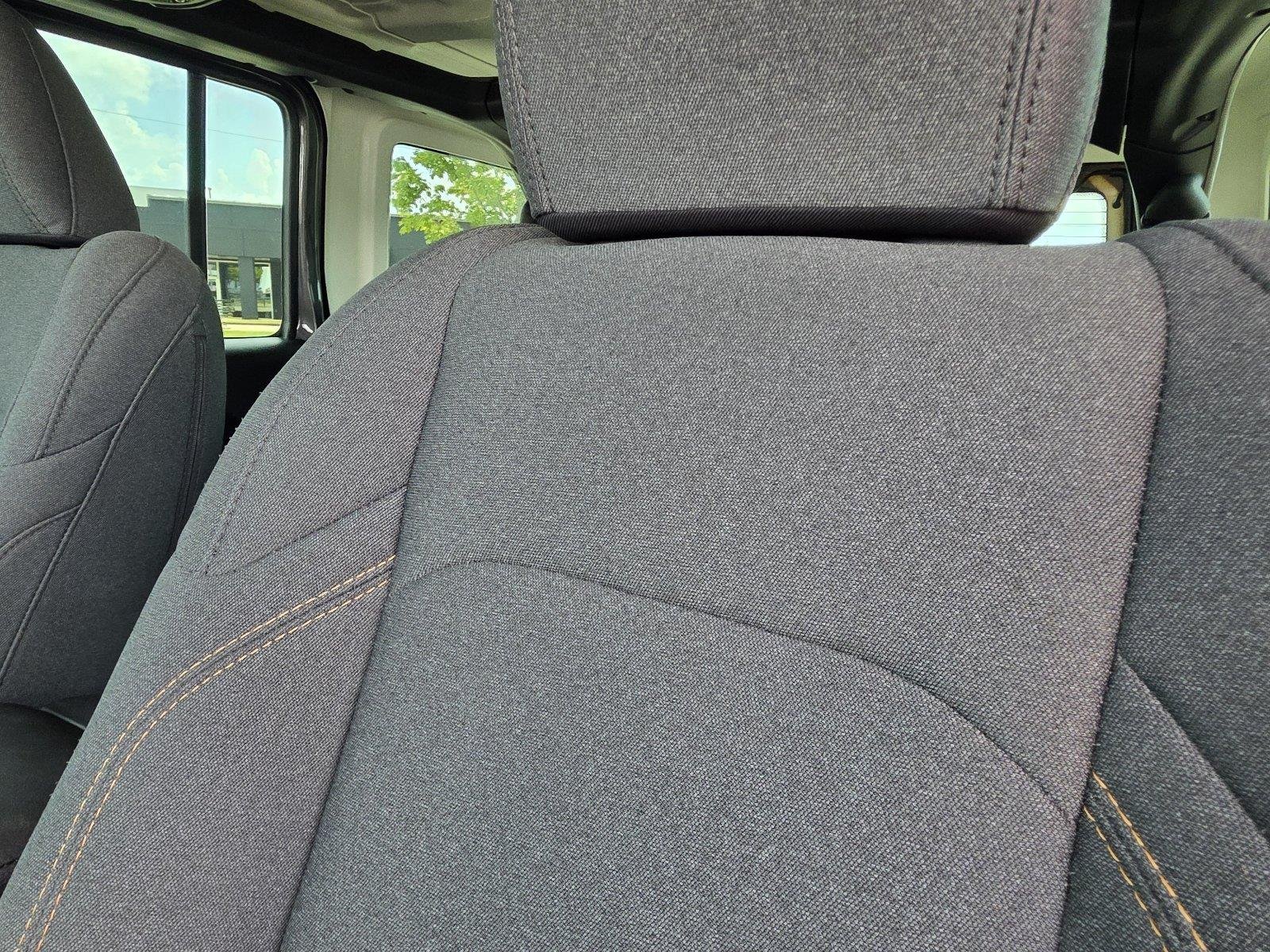 Used 2026 Granite Crystal Metallic Clearcoat Jeep Sport image 25