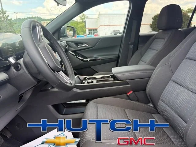New 2027 Summit White Chevrolet LT image 21