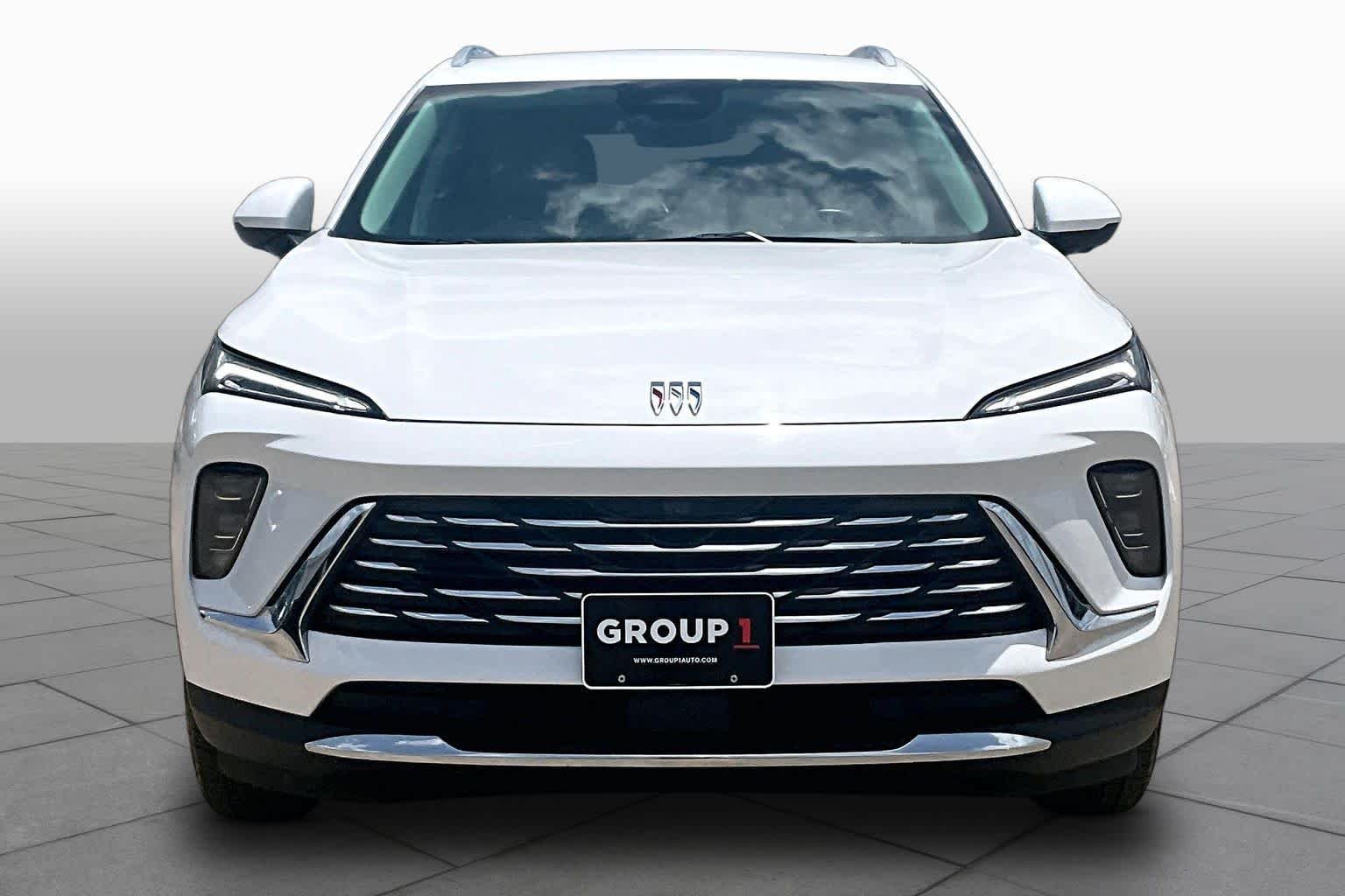 Used 2024 Summit White Buick Preferred image 4