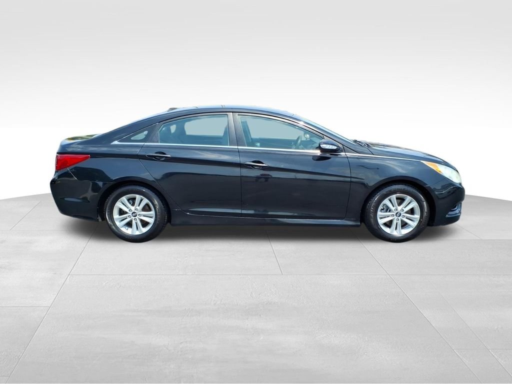 Used 2014 Phantom Black Metallic Hyundai GLS image 25