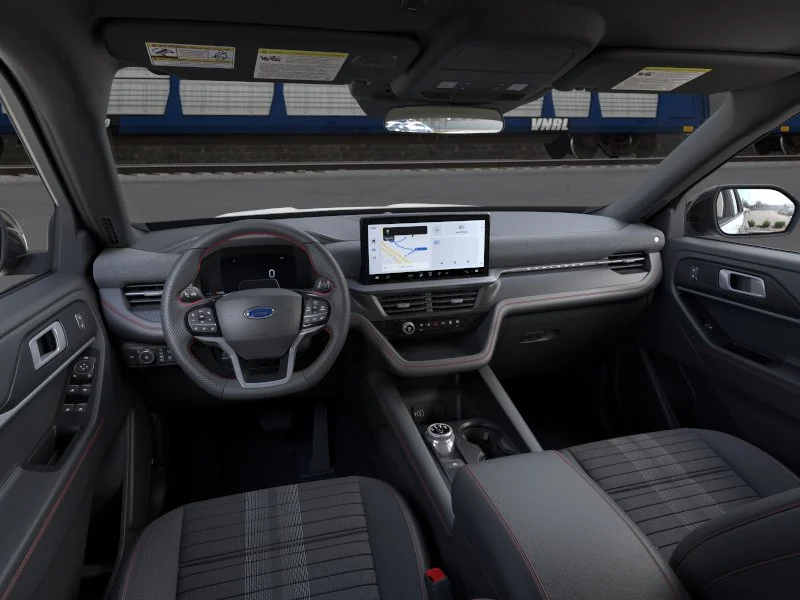 New 2026 Star White Metallic Tri-Coat Ford ST-Line image 9