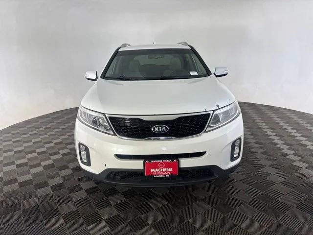 Used 2015 Kia Sorento LX with VIN 5XYKTDA6XFG649592 for sale in Columbia, MO