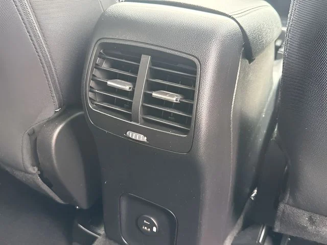 Used 2022 Blue Ford SE image 20