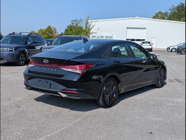 2023 Hyundai Elantra SEL - Photo 7