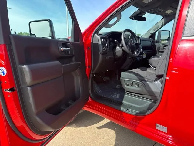 2026 GMC Sierra 3500HD Pro - Photo 9