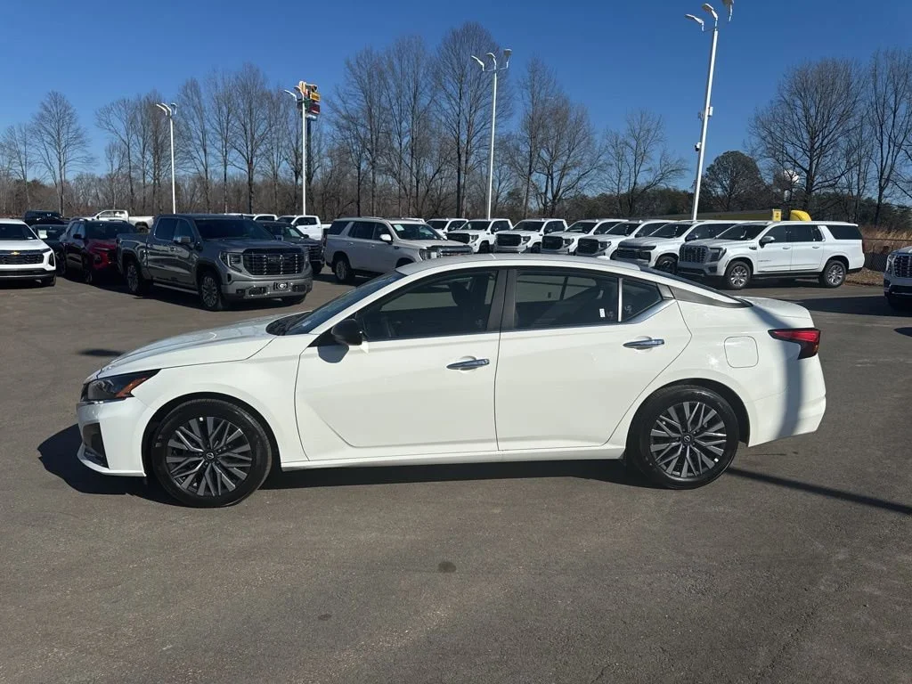 Used 2025 White Nissan SV image 2