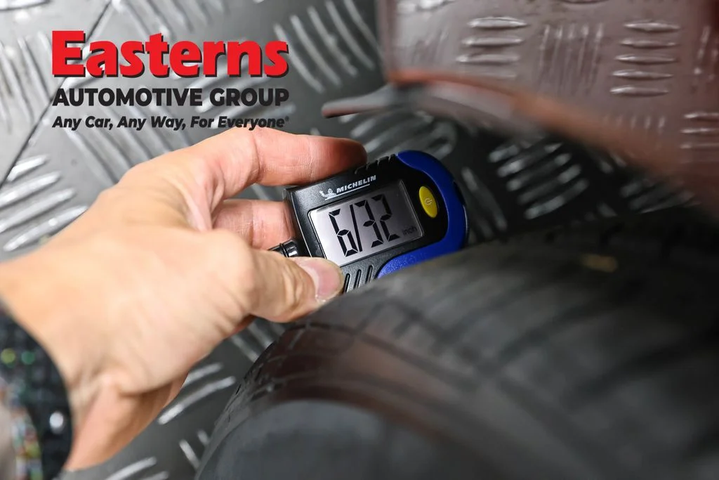 Used 2023 Red Nissan 2.5 SV image 26