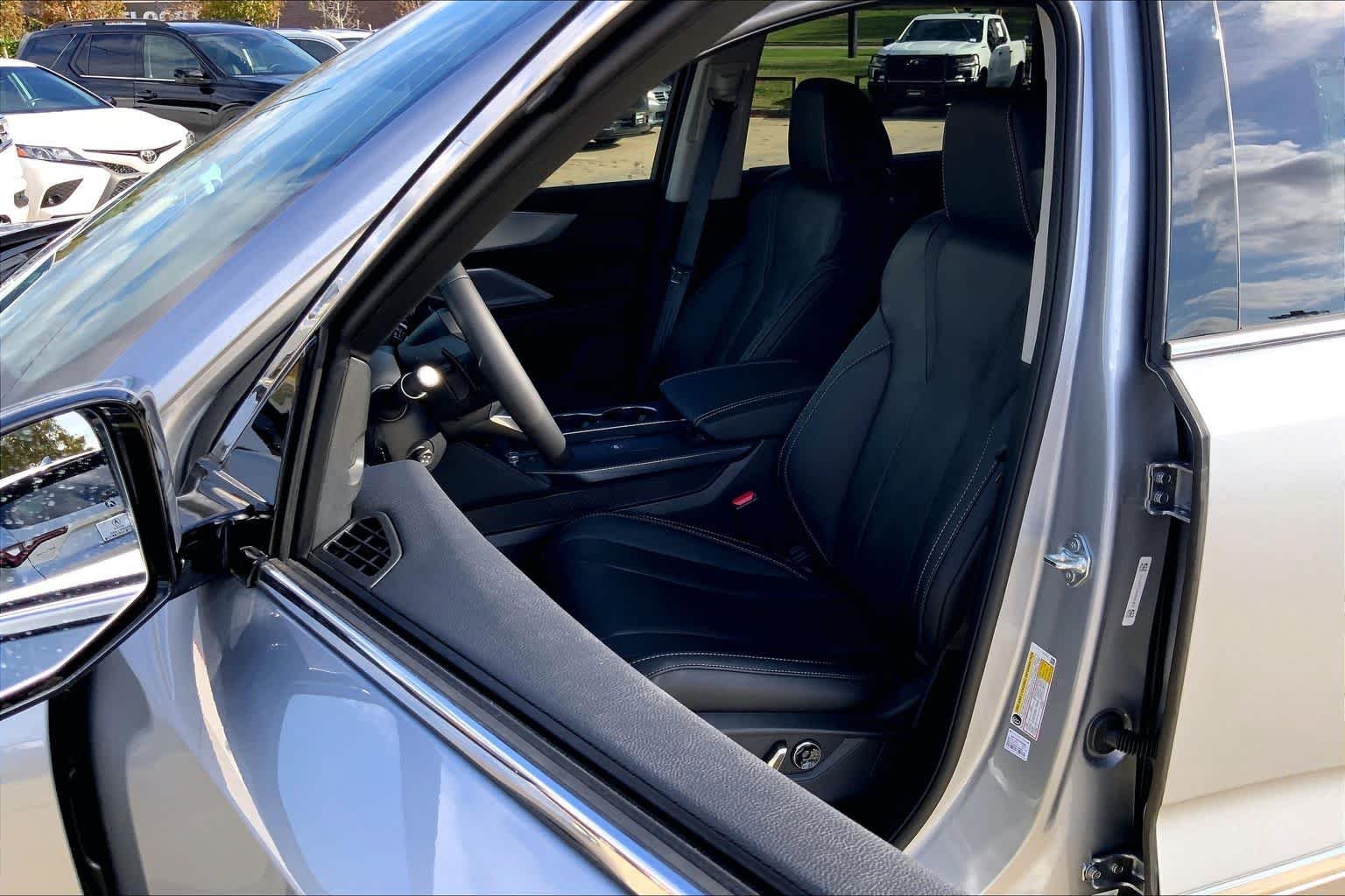 New 2026 Solar Silver Metallic Acura w/Technology Package image 17