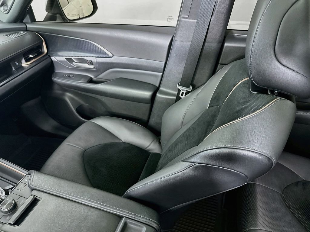Used 2024 Pearl Toyota MAX Platinum image 26