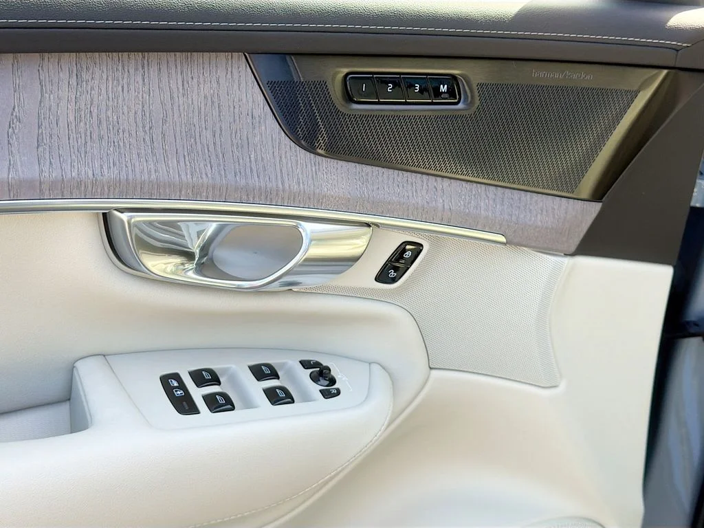 2026 Volvo XC90 Ultra - Photo 18