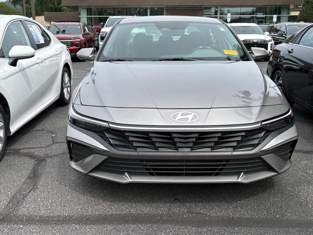Used 2024 Fluid Metal Hyundai SEL image 2