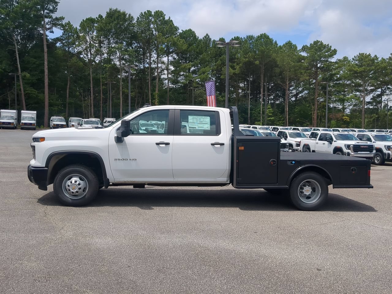 New 2026 Summit White Chevrolet Work Truck image 5