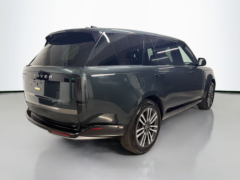 Used 2025 Green Land Rover SE image 9