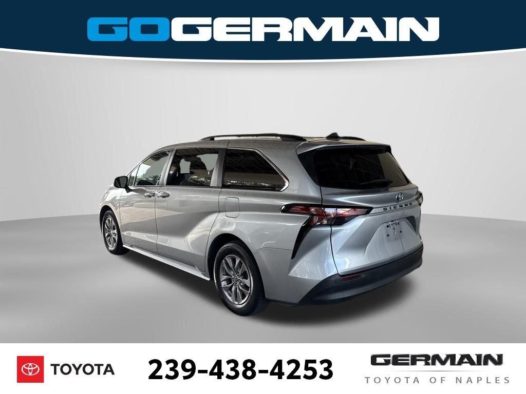 Used 2022 Silver Toyota XLE image 4