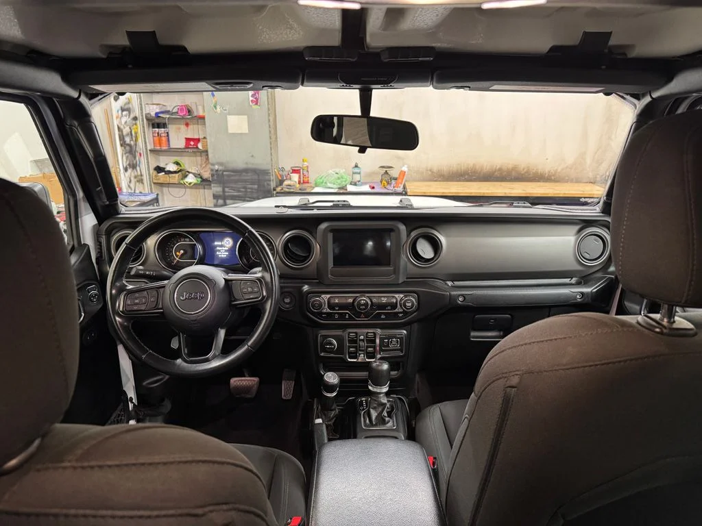 Used 2022 White Jeep Sport image 25