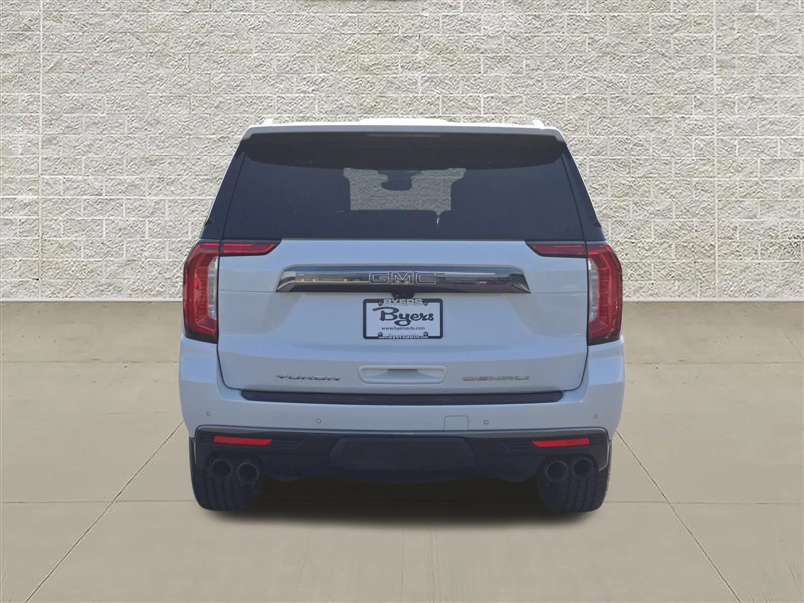 Used 2023 White Frost Tricoat GMC Denali Ultimate image 6