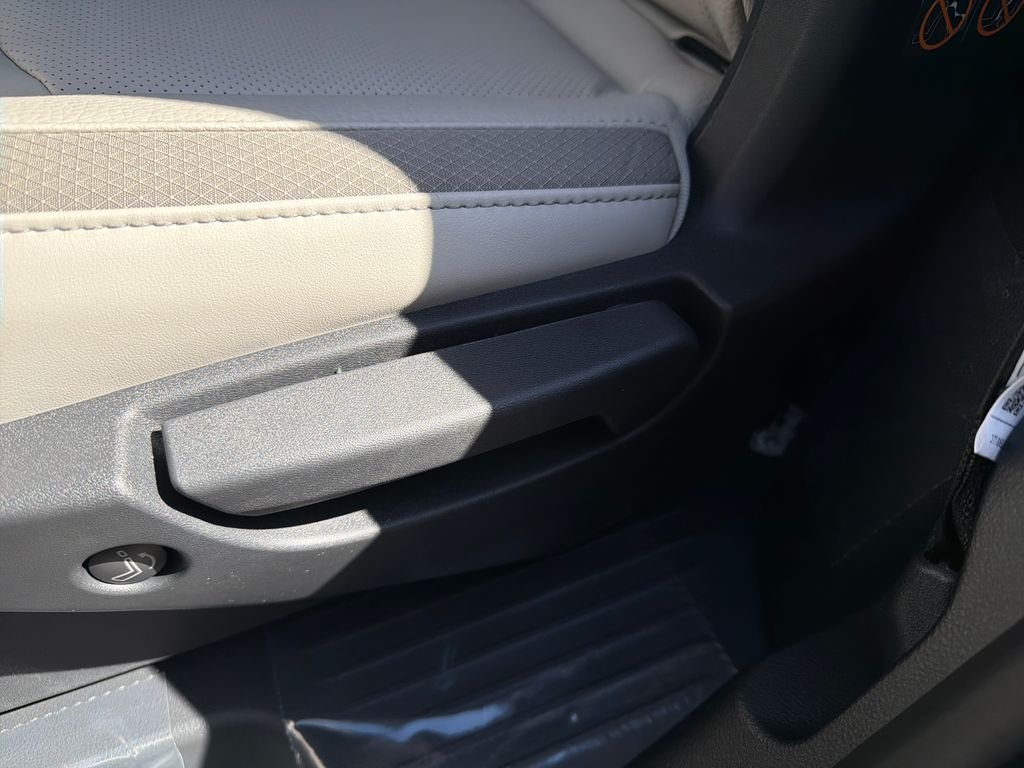 New 2026 Nissan Pathfinder SL 4D Sport Utility