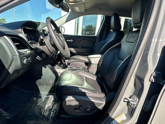 Used 2022 Gray Jeep Latitude Lux image 22