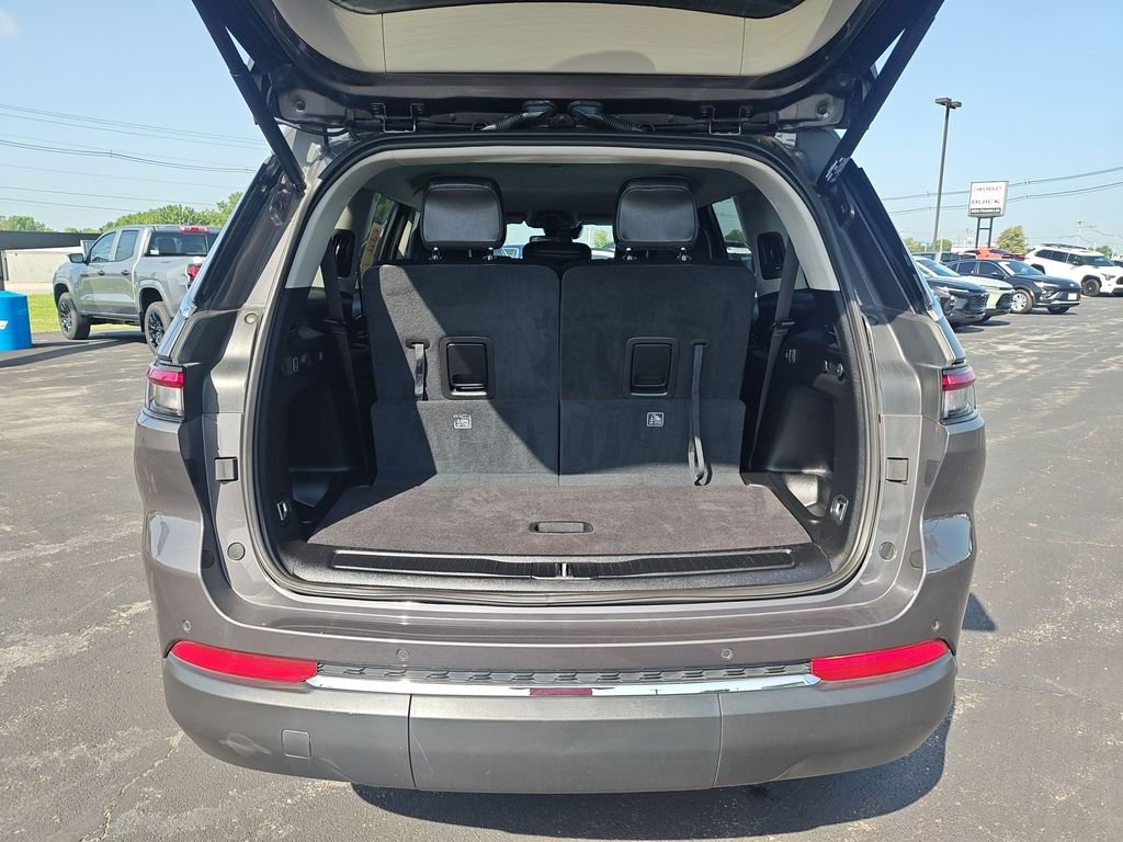 Used 2023 Gray Jeep Limited image 25