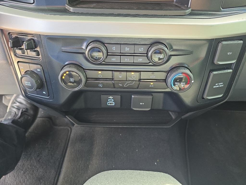 Used 2024 Oxford White Ford XLT image 30