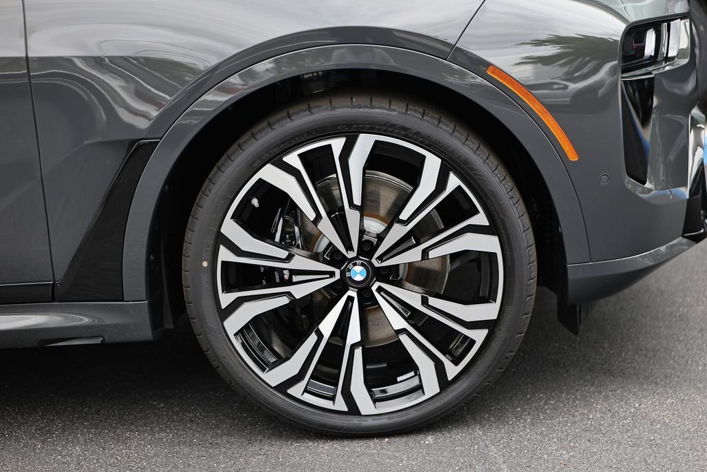 New 2027 Dravit Grey Metallic BMW xDrive40i image 5