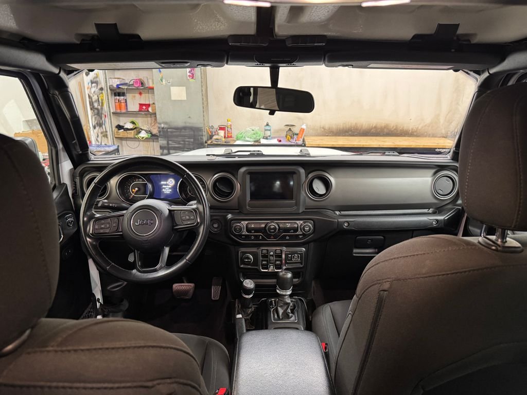 Used 2022 White Jeep Sport image 25