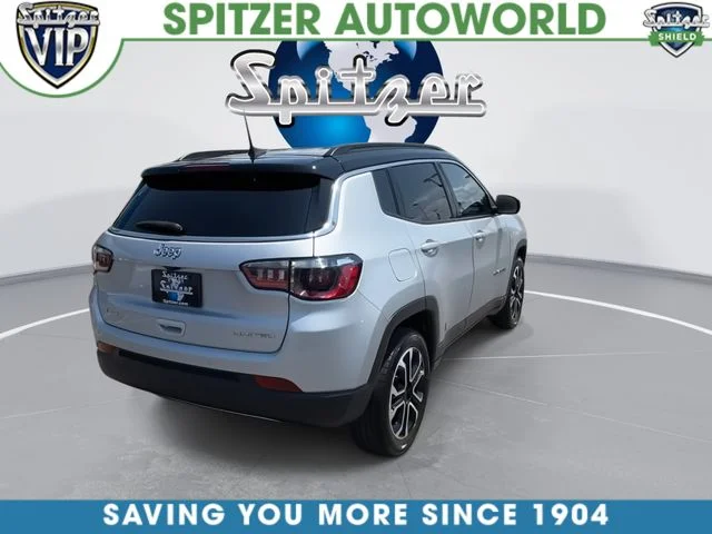 Used 2024 Silver Jeep Limited image 9