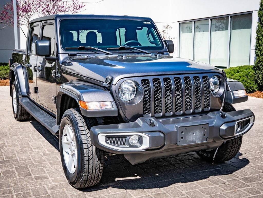 Used 2023 Granite Crystal Metallic Clearcoat Jeep Sport S image 12
