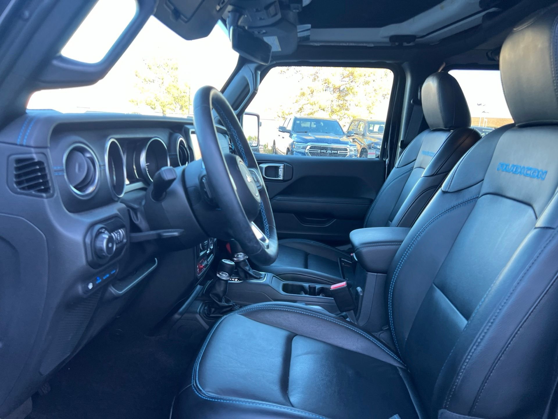 Used 2022 Black Jeep Unlimited Rubicon 4xe image 28