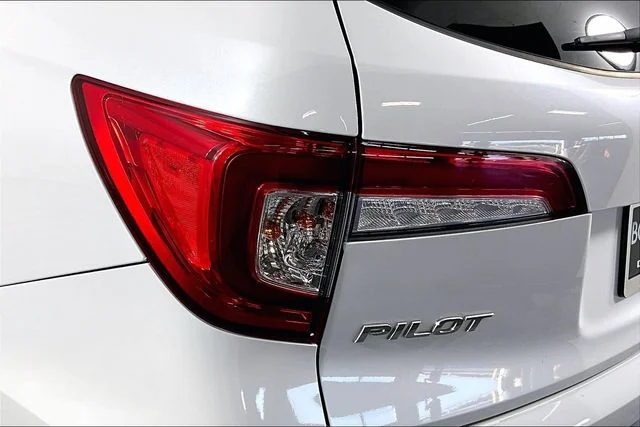 Used 2020  Honda Touring image 22
