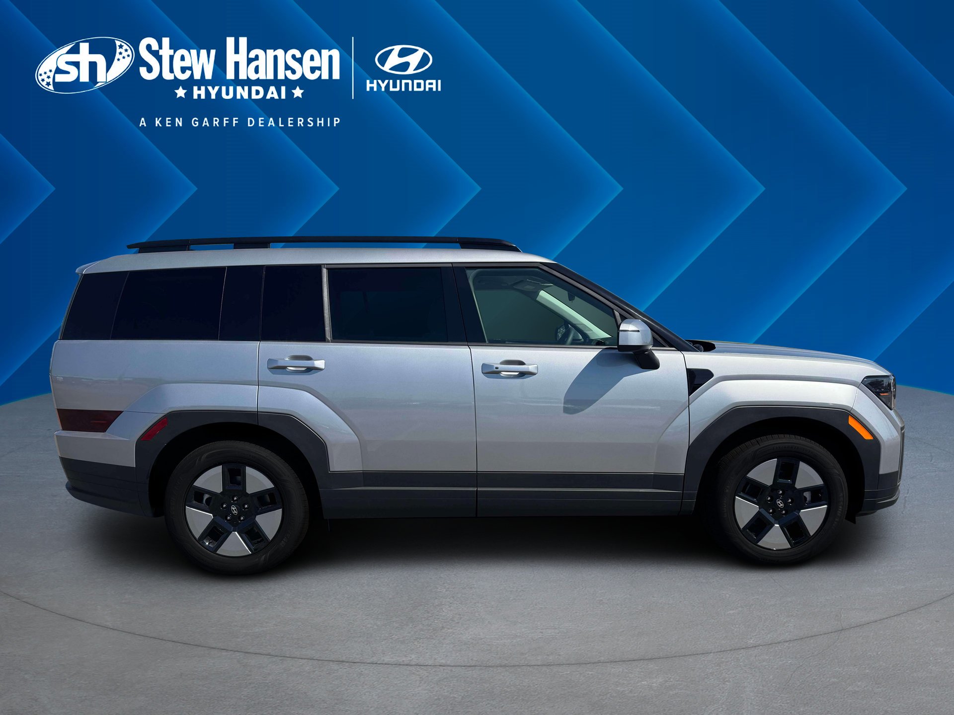 New 2027 Shimmering Silver Hyundai SEL image 9