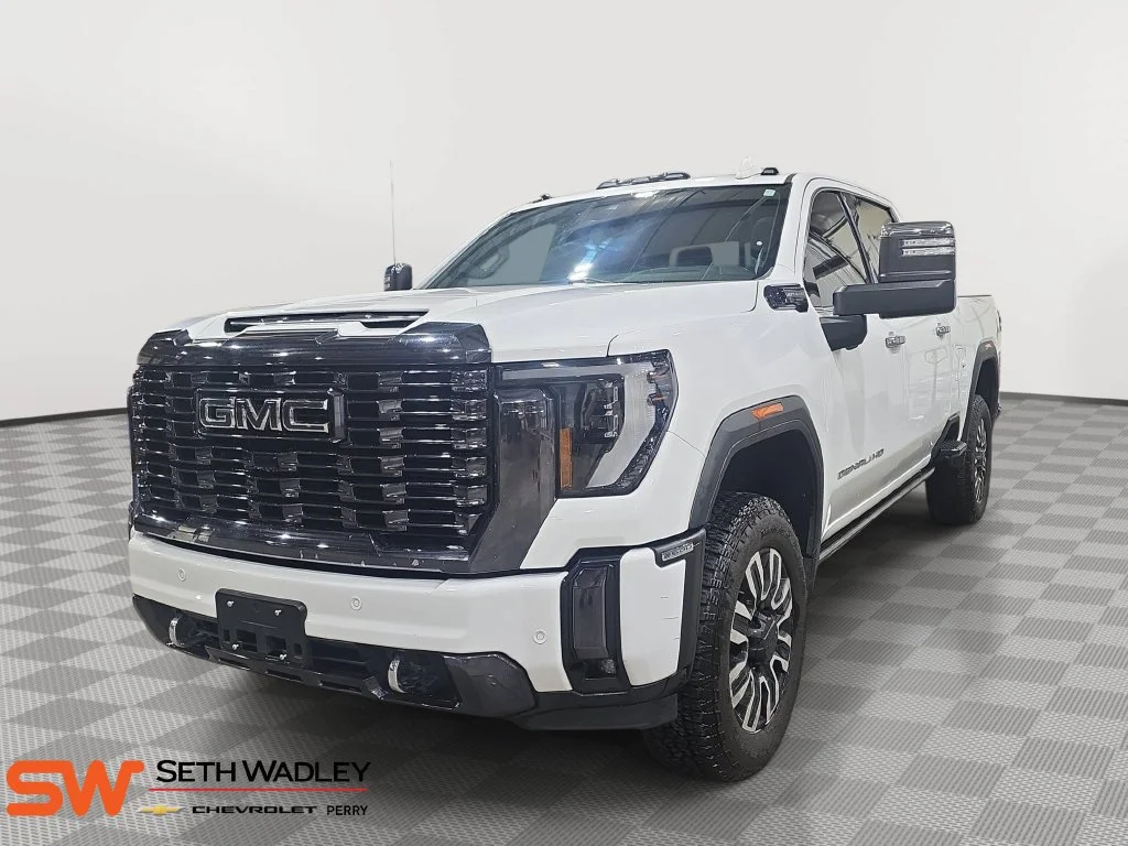 Used 2024 Summit White GMC Denali Ultimate image 3