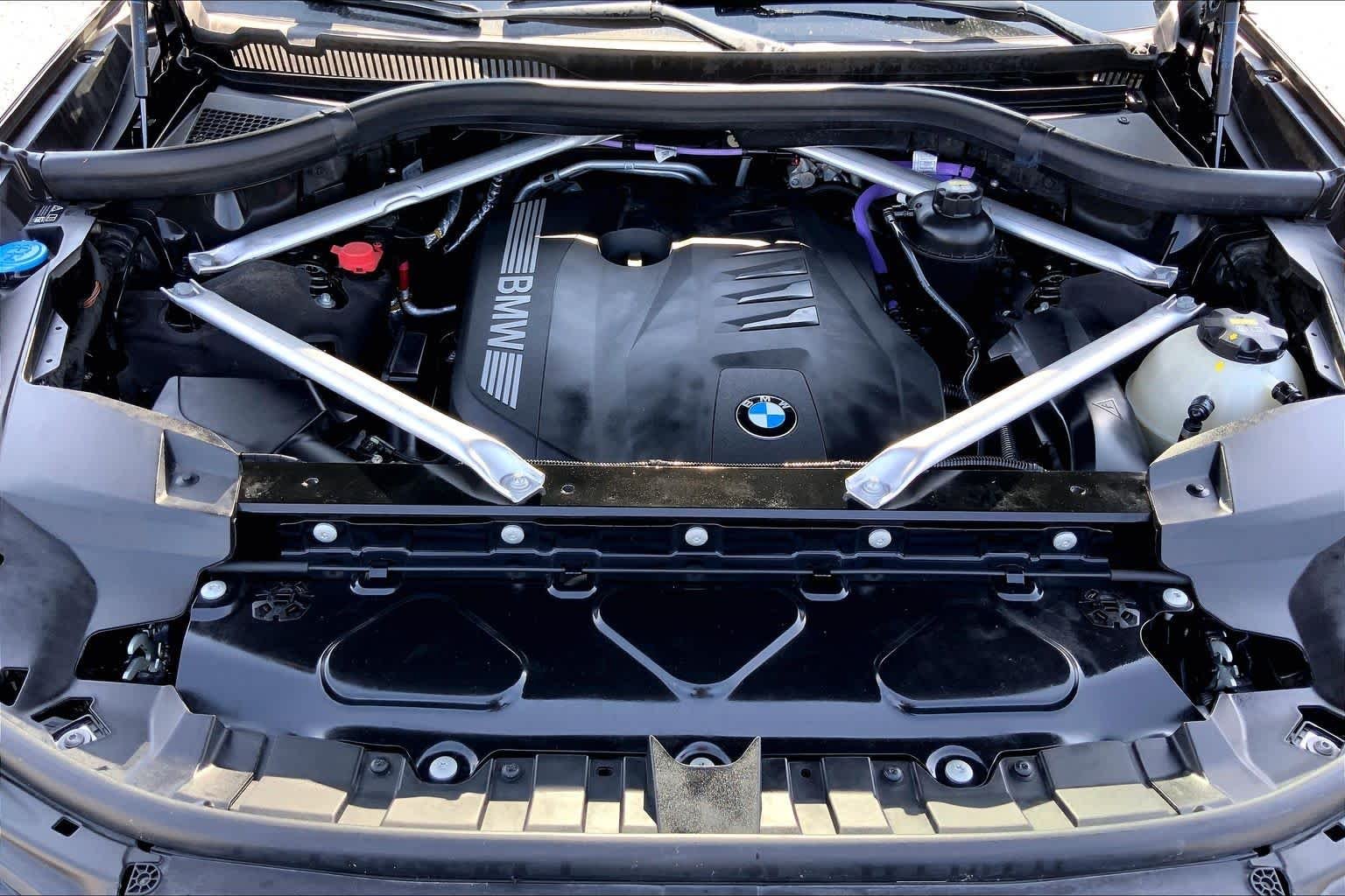 Used 2023 Black Sapphire Metallic BMW xDrive40i image 31