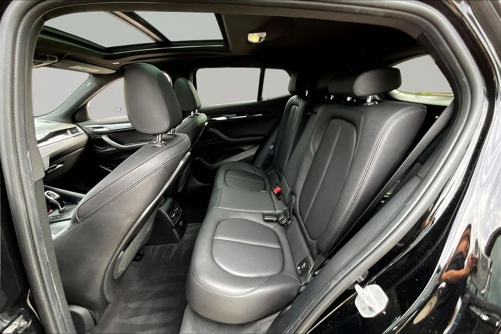 Used 2020 Black BMW sDrive28i image 23