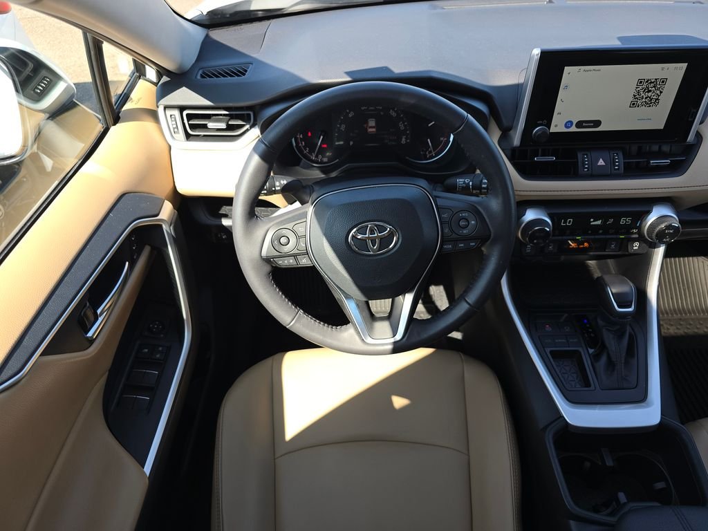Used 2025 Beige Toyota XLE Premium image 17