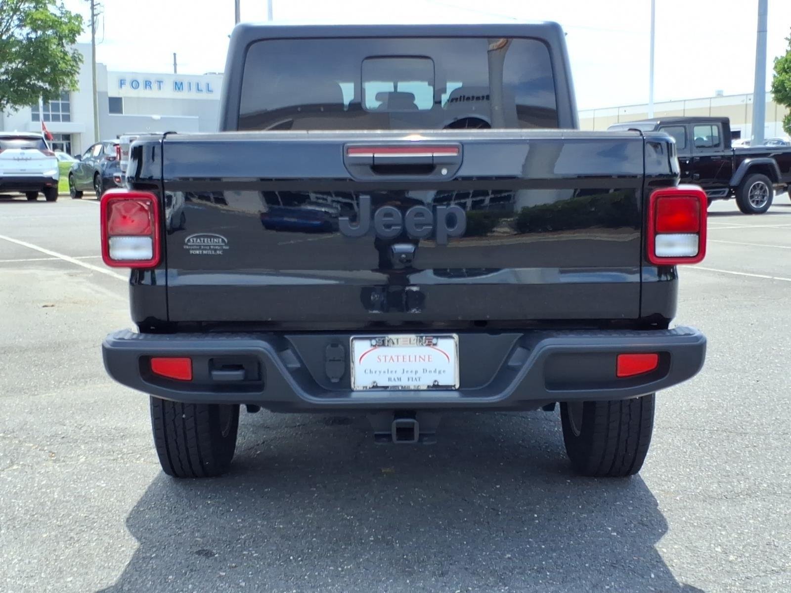 Used 2023 Black Clearcoat Jeep Sport S image 17