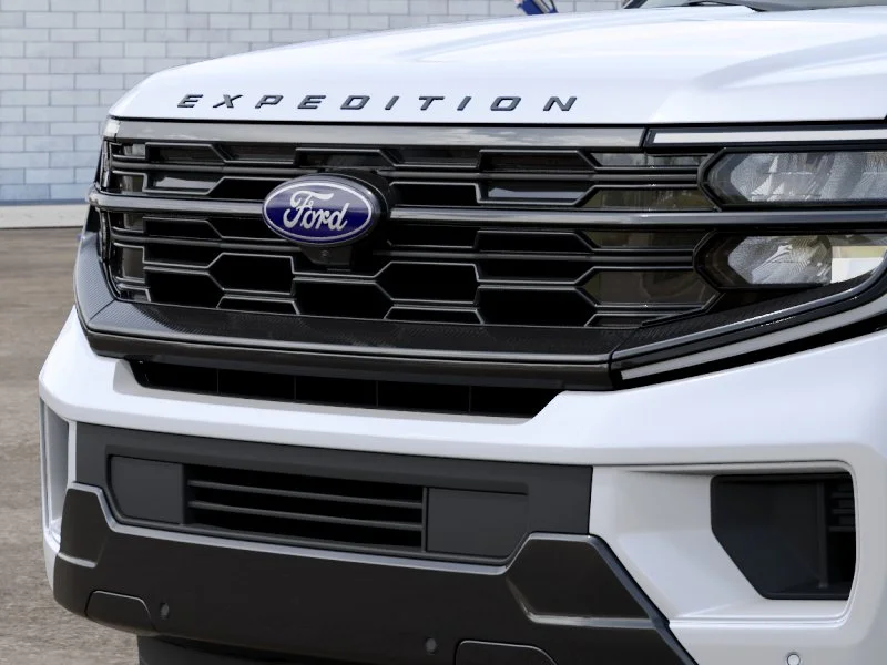 New 2027 Star White Metallic Tri-Coat Ford Platinum image 40