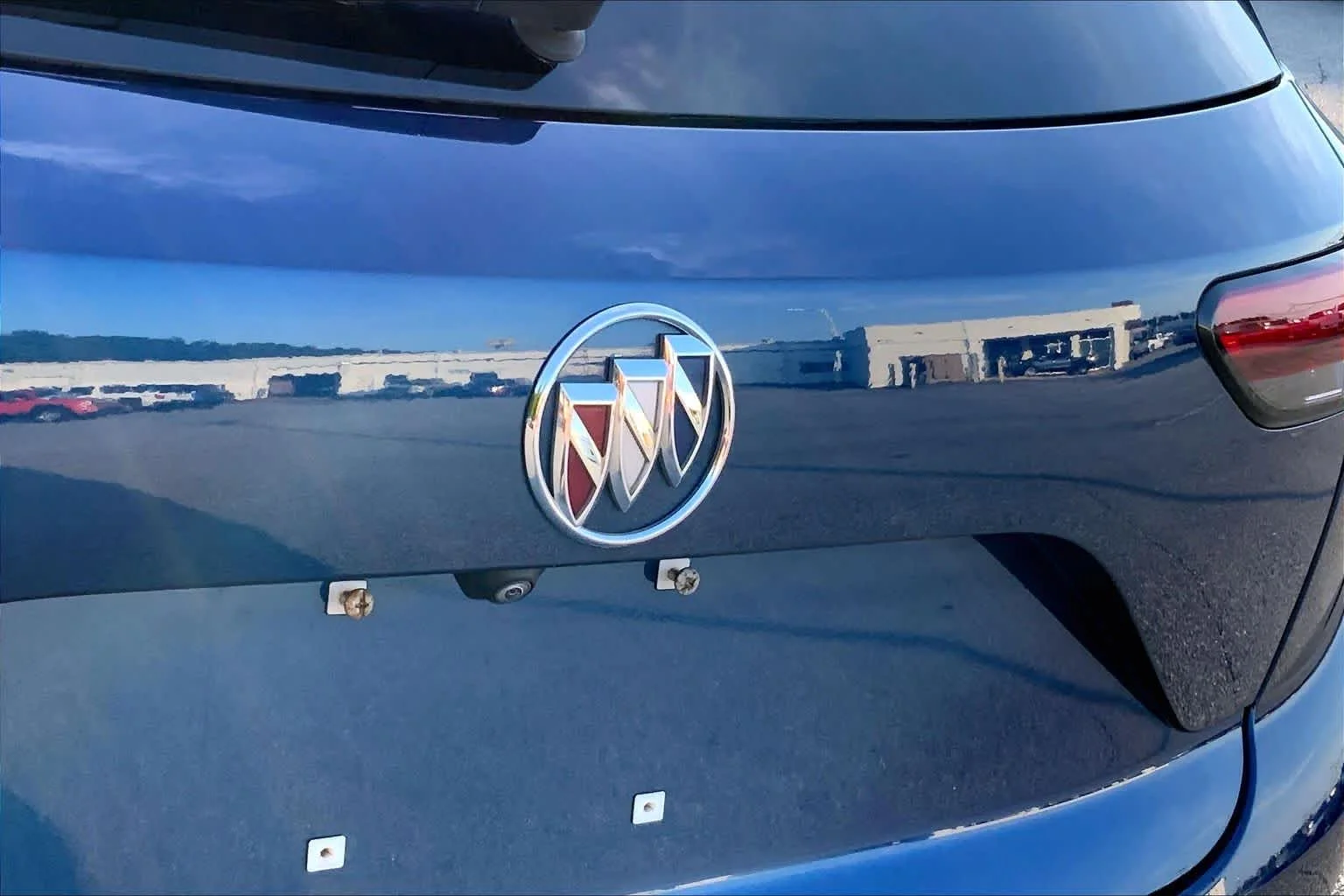 Used 2023 Sapphire Metallic Buick Preferred image 10