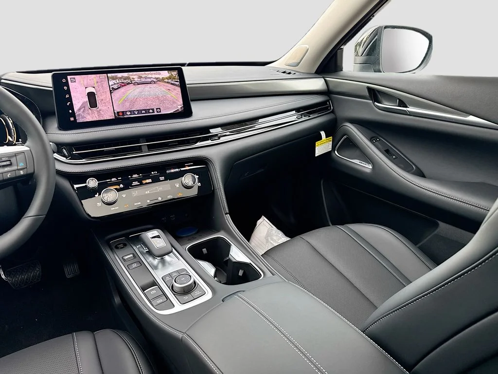 Used 2027 Black INFINITI LUXE image 26
