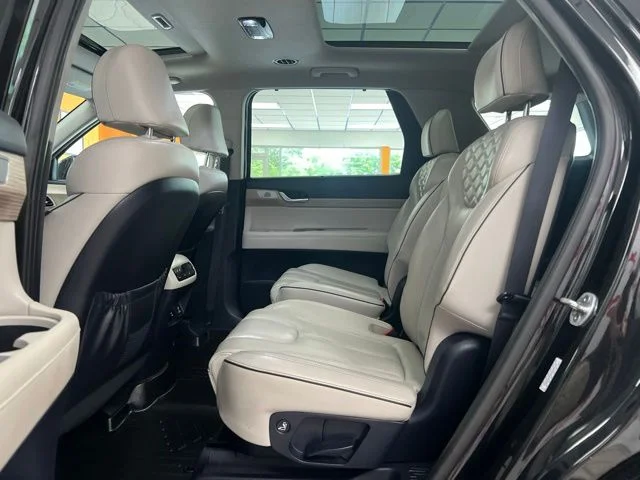 Used 2021 Black Hyundai Limited image 17