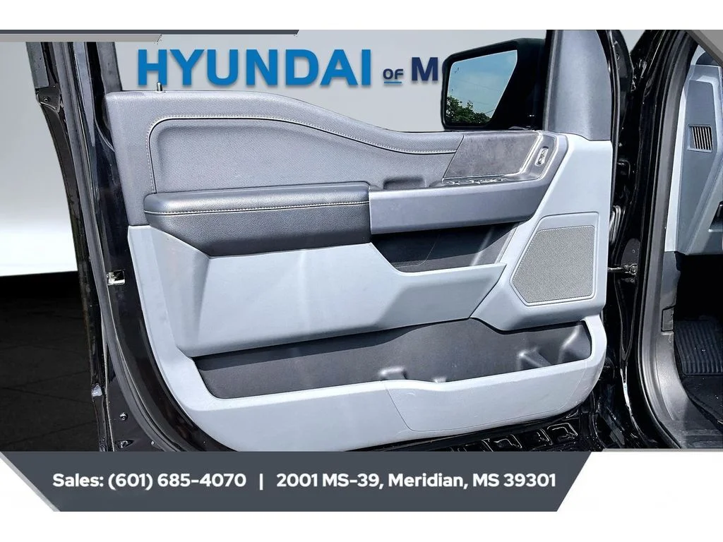 Used 2025 Agate Black Metallic Ford XLT image 17
