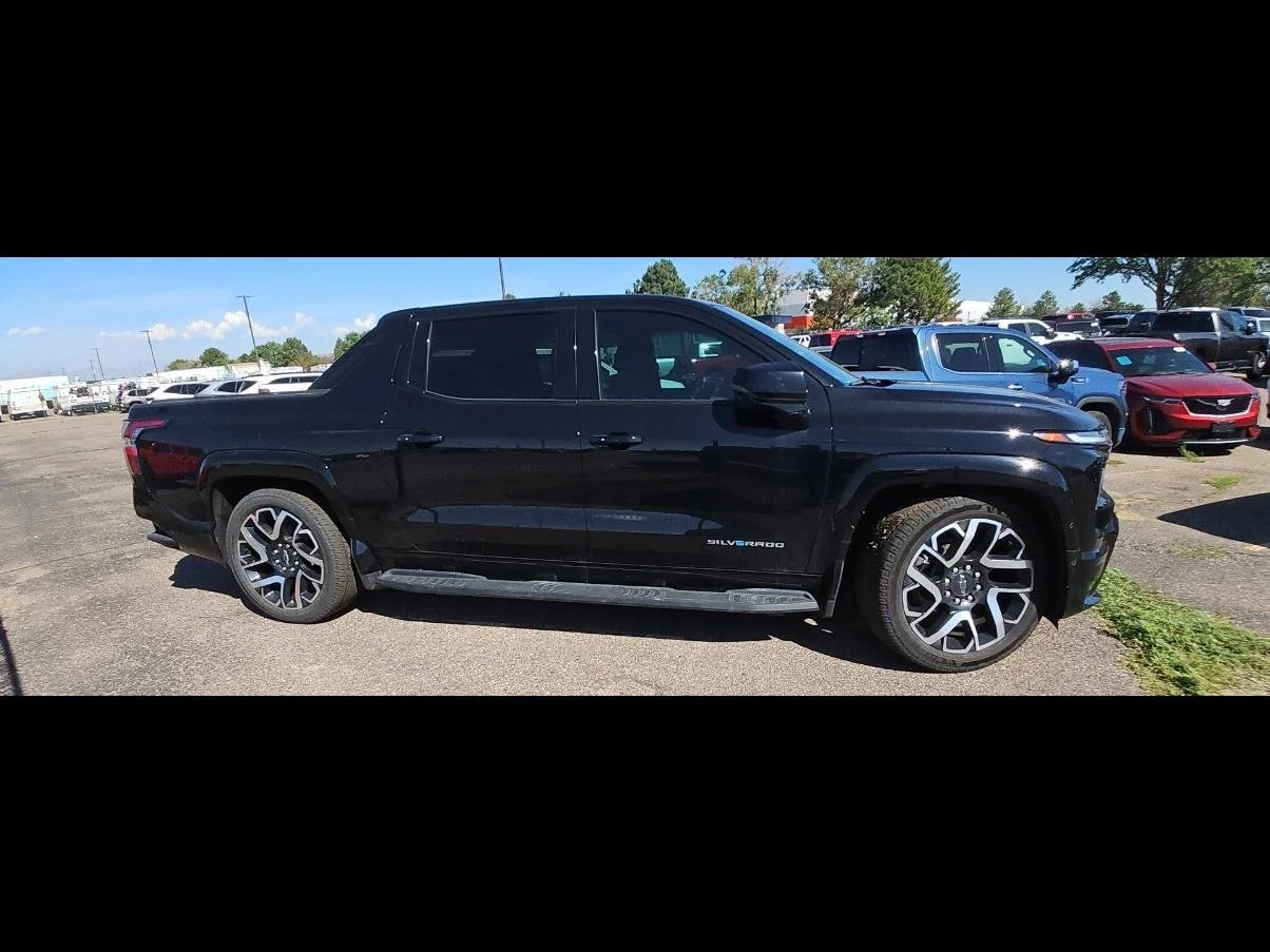 Used 2024 Black Chevrolet RST image 19