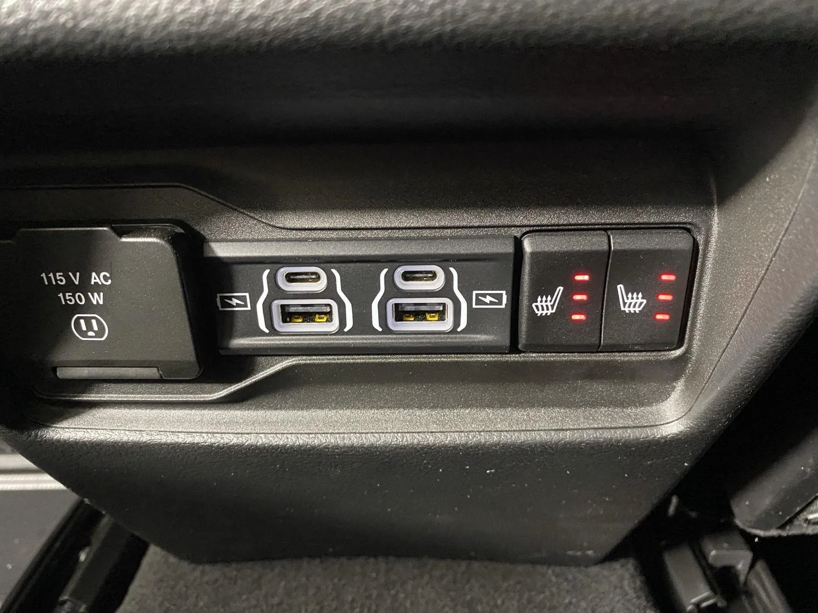 Used 2023  Jeep  image 26