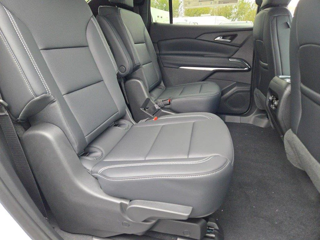 2027 Chevrolet Traverse LT - Photo 7