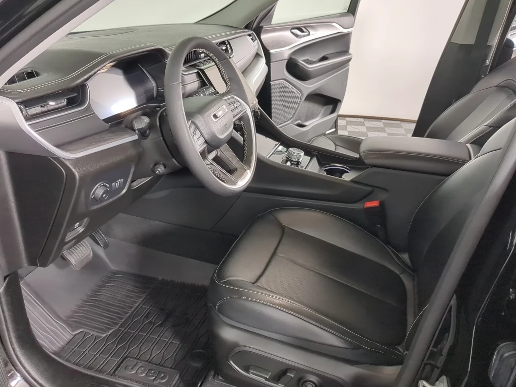 Used 2023 Black Jeep Limited image 10