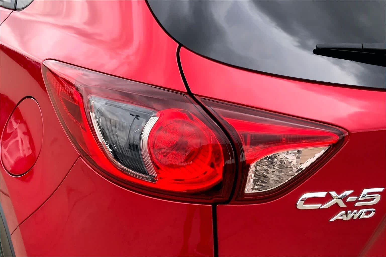 Used 2016 Soul Red Metallic Mazda Grand Touring image 28