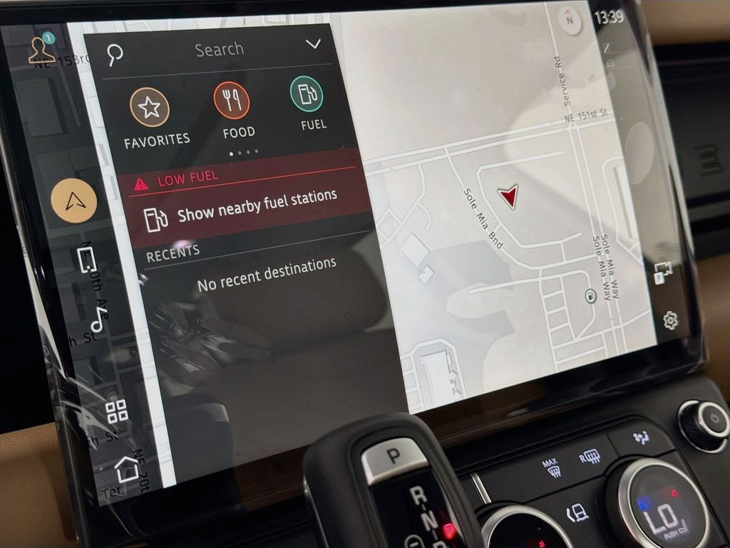 New 2026 Fuji White Land Rover X-Dynamic SE image 13