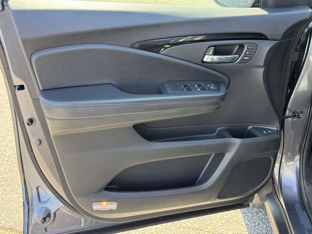 Used 2022 Gray Honda Touring image 27