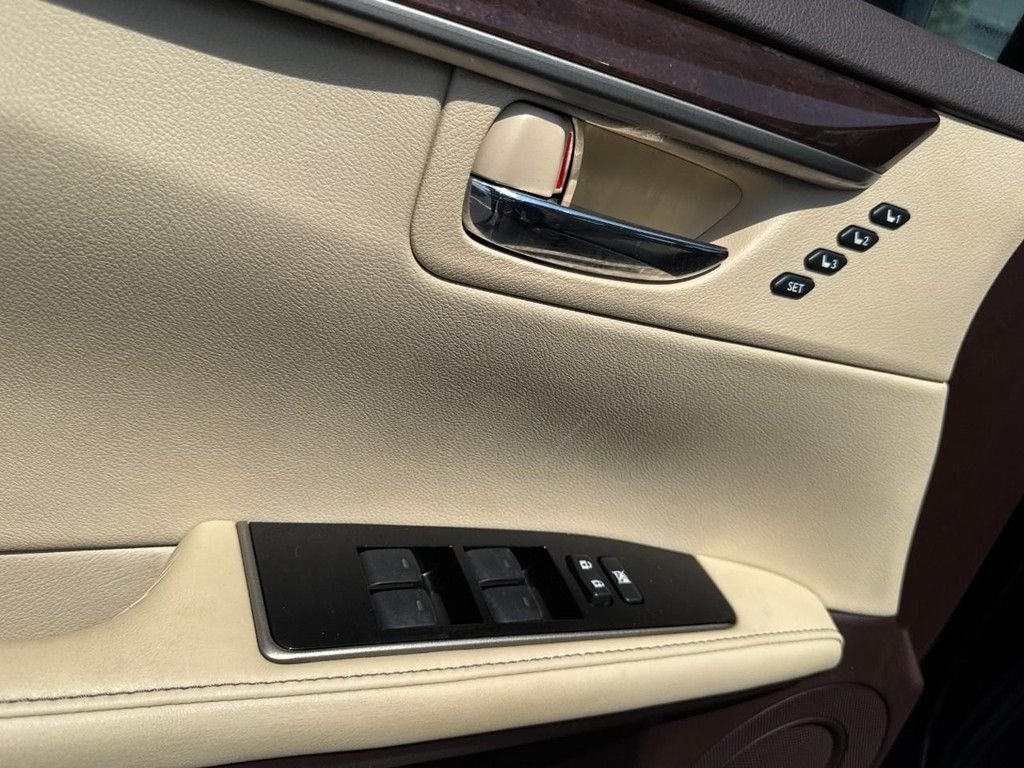 Used 2016 Obsidian Lexus 350 image 16